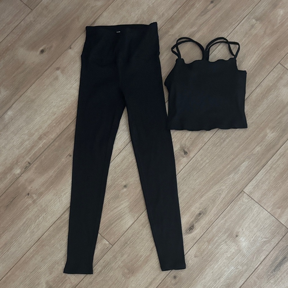 Carbon 38 Women's Black High-Waisted Leggings and Top Workout Set